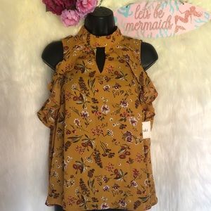 NWT Women’s floral blouse